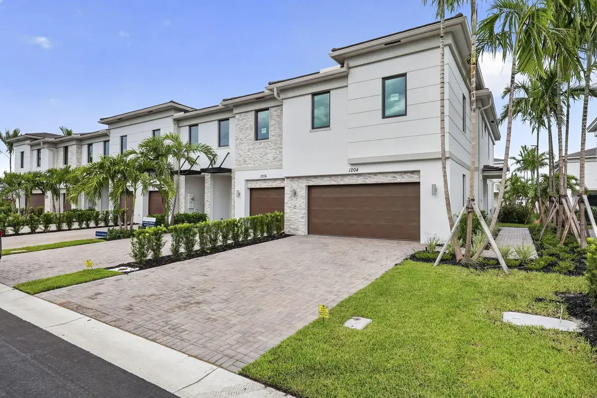1204 National St, Wellington: photo 1 of 77