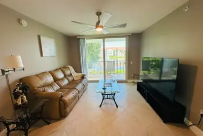 902 Villa Cir, Boynton Beach: photo 1 of 48