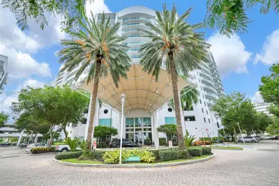 7900 Harbor Island Dr #923, North Bay Village: photo 1 of 46
