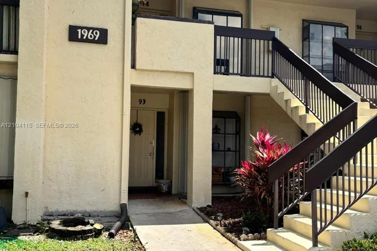 1969 SW 15th St #93, Deerfield Beach: photo 1 of 25