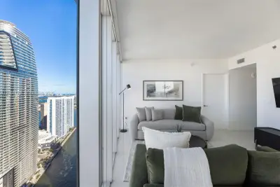 485 Brickell Ave #4804, Miami: photo 1 of 36