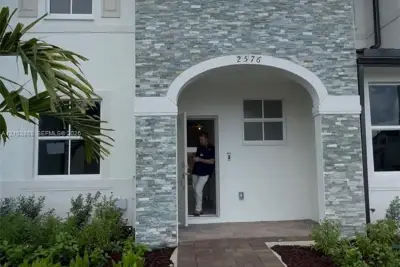 2576 SE 25th Rd, Homestead: photo 1 of 1