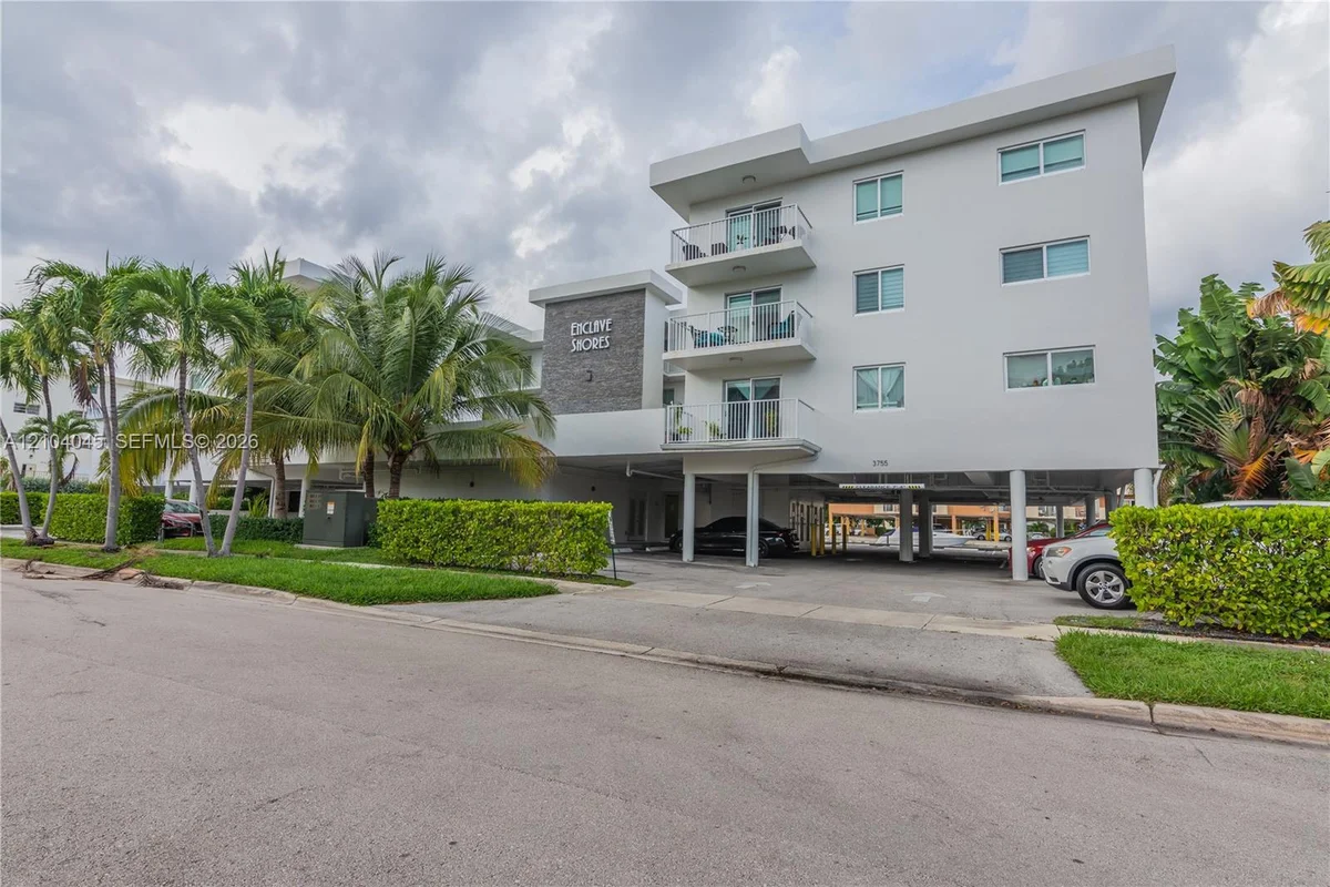 3755 NE 167th St #8, North Miami Beach: photo 1 of 25