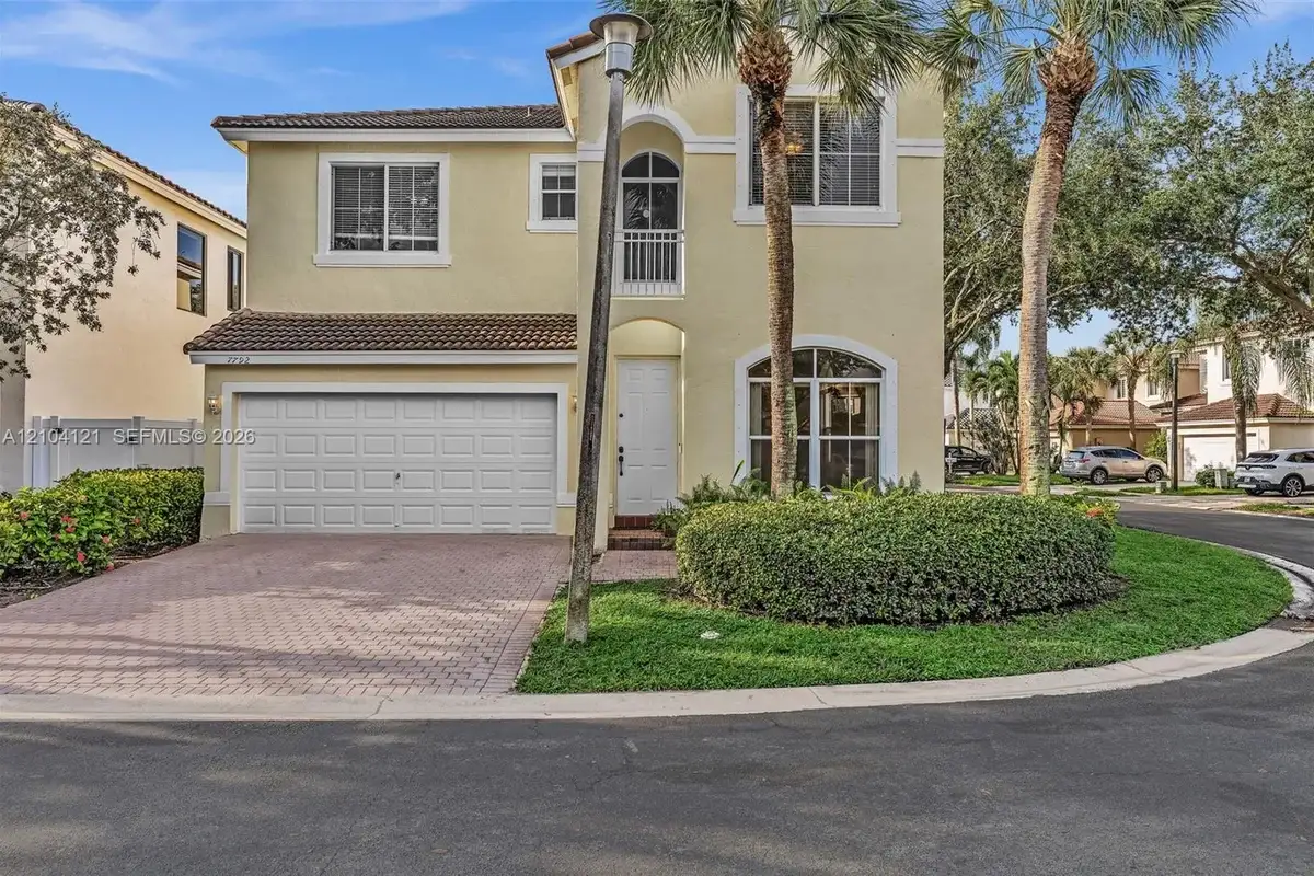 7792 NW 18th St, Pembroke Pines: photo 1 of 36