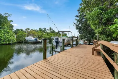 949 Laurel Rd, North Palm Beach: photo 1 of 53