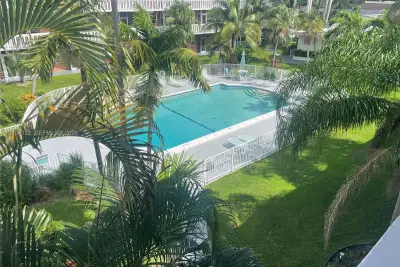141 NE 10 Ave #24C, Hallandale Beach: photo 1 of 17