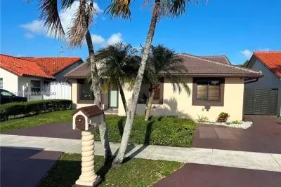 741 NW 134th Ave #1, Miami: photo 1 of 12