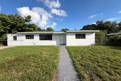 735 NW 178th Ter, Miami Gardens: photo 1 of 23