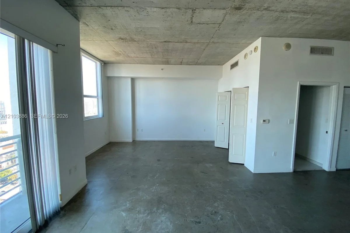 133 NE 2nd Ave #2517, Miami: photo 1 of 12