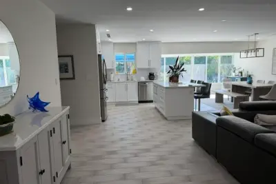 4600 NE 15th Ave, Oakland Park: photo 1 of 36