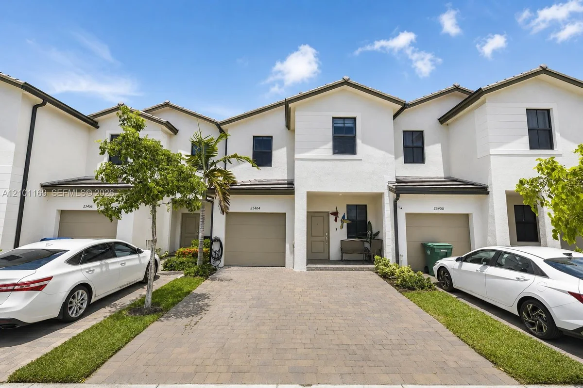 23404 SW 131st Ave, Homestead: photo 1 of 27