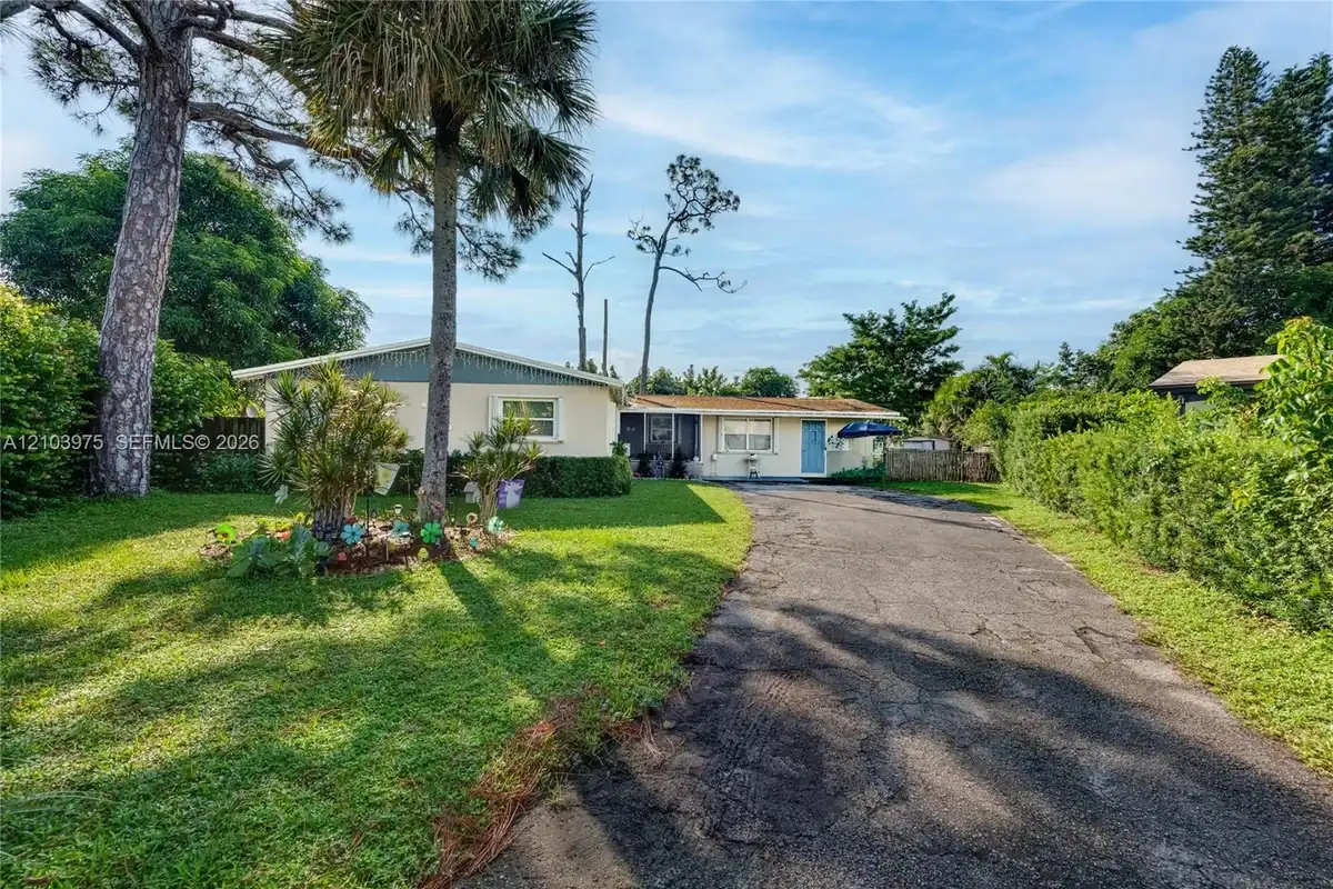 851 Caroline Cir, West Palm Beach: photo 1 of 27