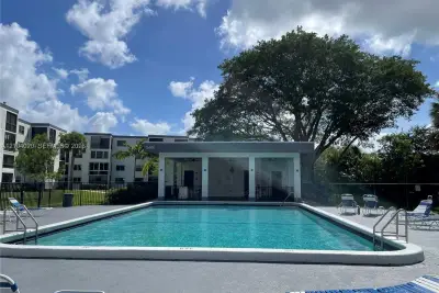 9235 SW 8th St #209, Boca Raton: photo 1 of 6