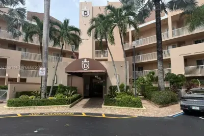 7691 Granville Dr #410, Tamarac: photo 1 of 25