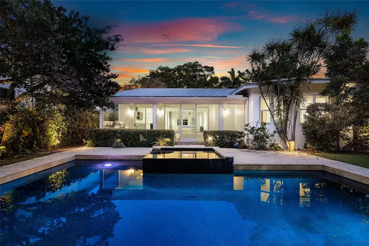 521 NE 8th Ave, Fort Lauderdale: photo 1 of 57