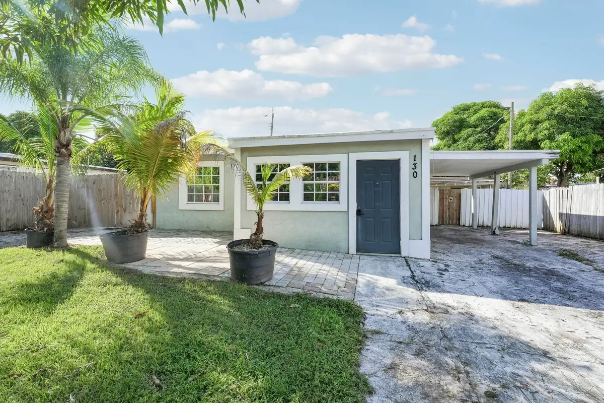 130 Plum Tree Dr, Lake Worth: photo 1 of 24