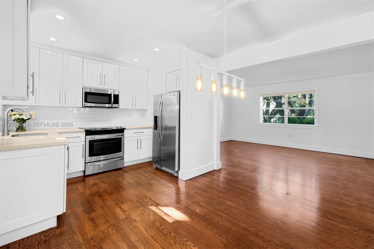 5560 SW 78th St #142B, Miami: photo 1 of 28