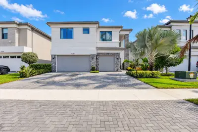 17258 Pagoda Palms Dr, Boca Raton: photo 1 of 84