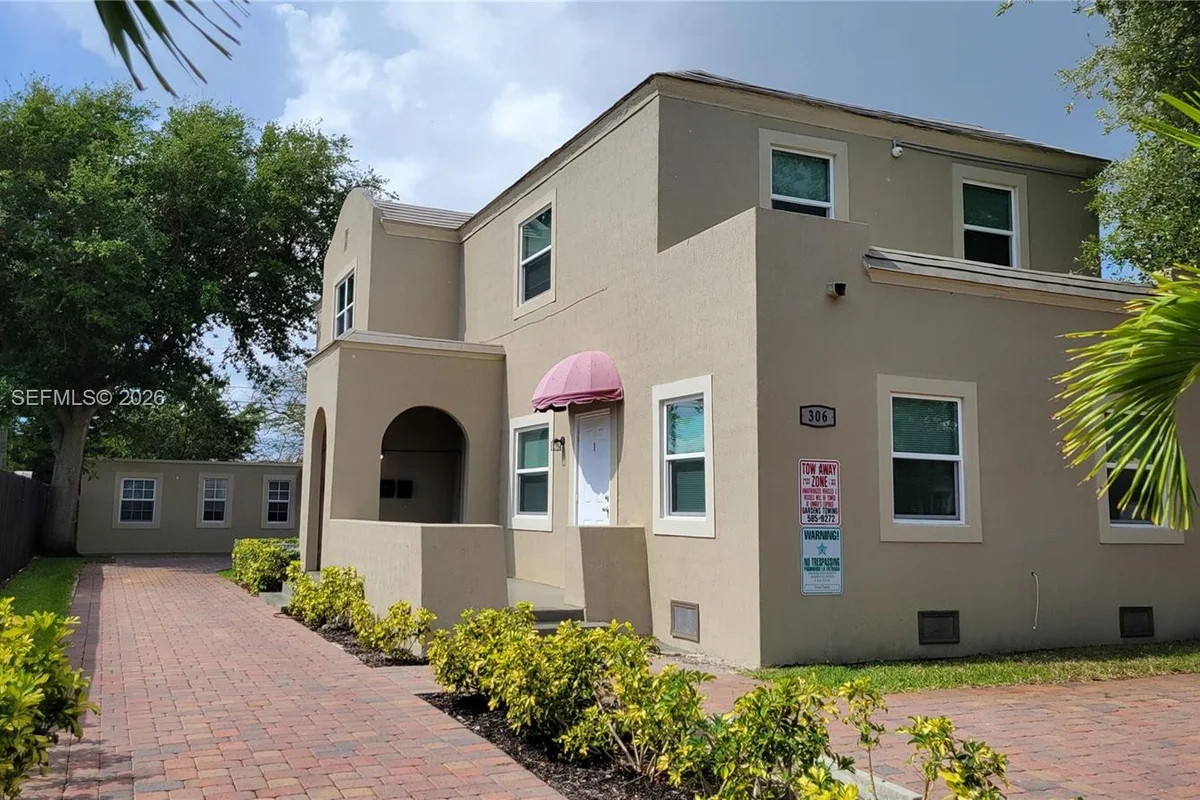 306 Hawthorne Dr #2, Lake Park: photo 1 of 9