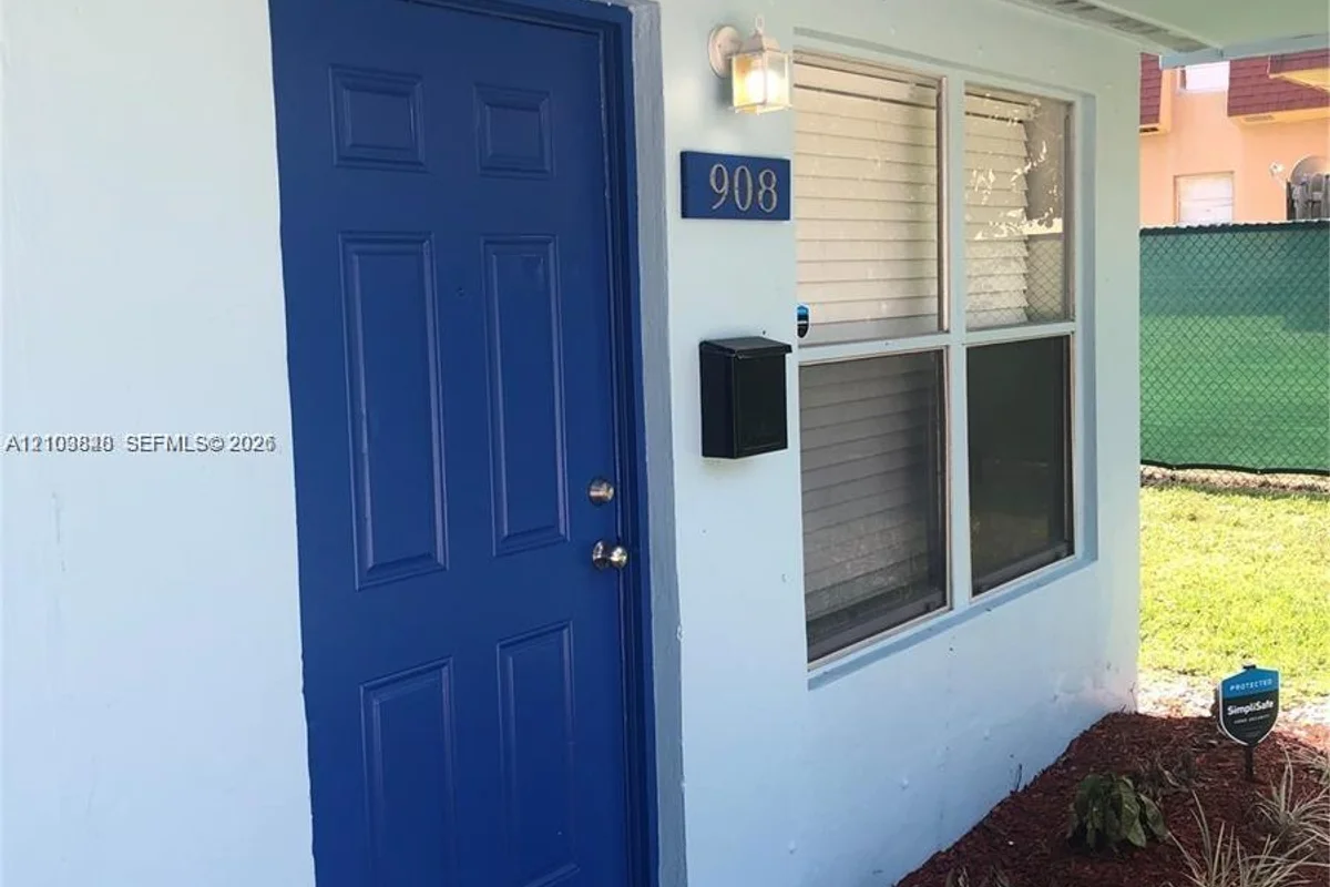 906 Greenbriar Dr #908, Lake Park: photo 1 of 11