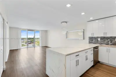 16710 NE 9th Ave #608, North Miami Beach: photo 1 of 26