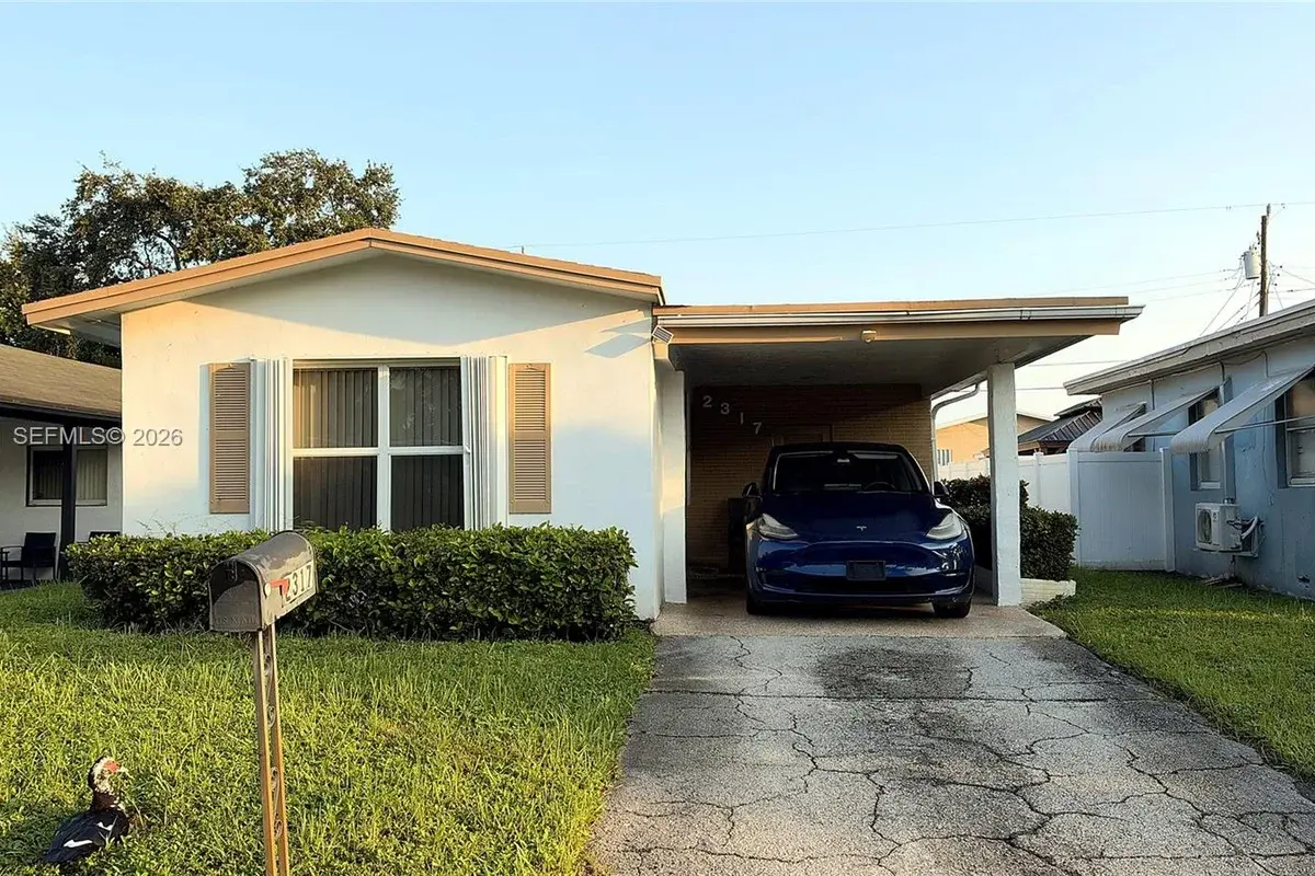 2317 Hope St, Hollywood: photo 1 of 14