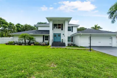 14830 SW 149th St, Miami: photo 1 of 43