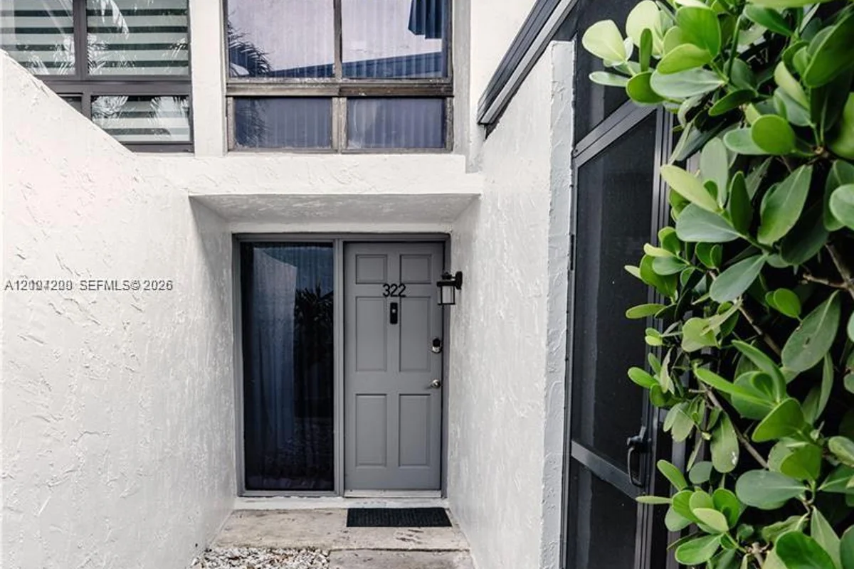 19200 NE 25th Ave #322C, Miami: photo 1 of 18