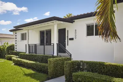 8000 SW 19th St, Miami: photo 1 of 18