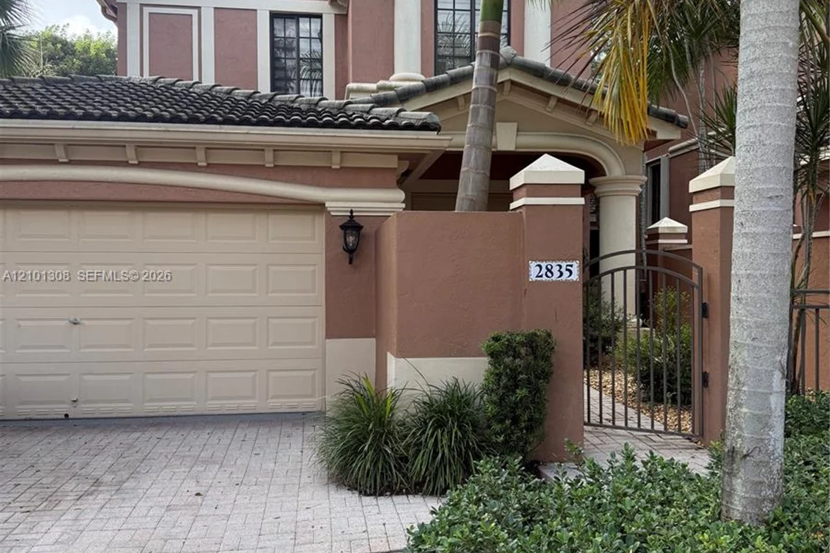 2835 Kinsington Cir #15-3, Weston: photo 1 of 31