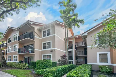 8741 Wiles Rd #305, Coral Springs: photo 1 of 33