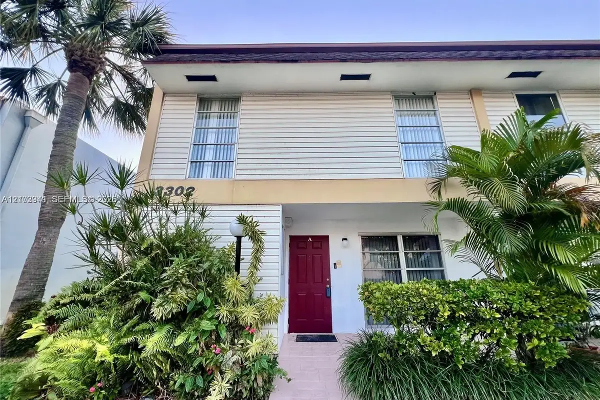 3302 Farragut St #5A, Hollywood: photo 1 of 32