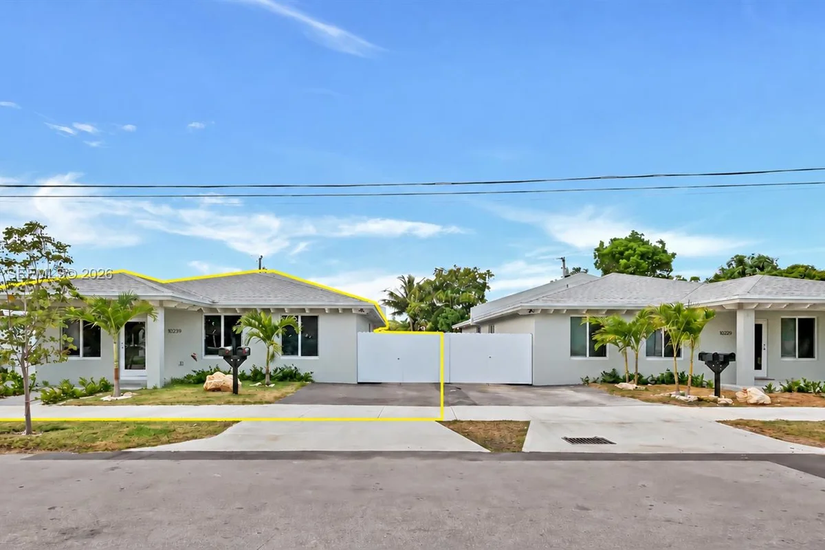 10239 SW 173rd St, Miami: photo 1 of 13
