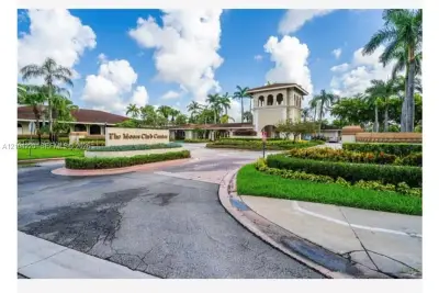 18246 Mediterranean Blvd #6-10, Hialeah: photo 1 of 21