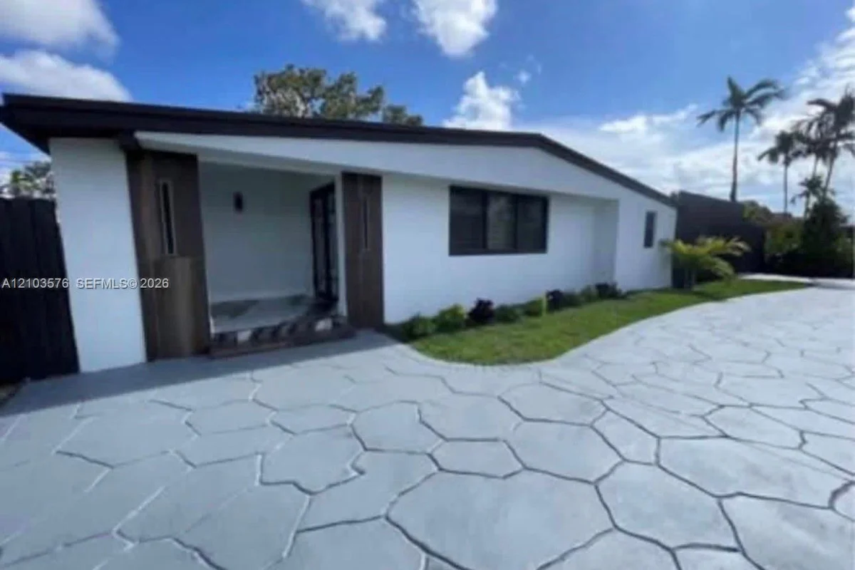 10460 SW 26th Ter, Miami: photo 1 of 27