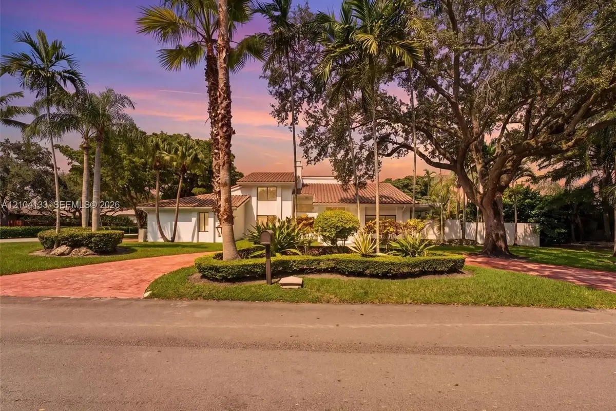 9361 SW 103rd St, Miami: photo 1 of 45