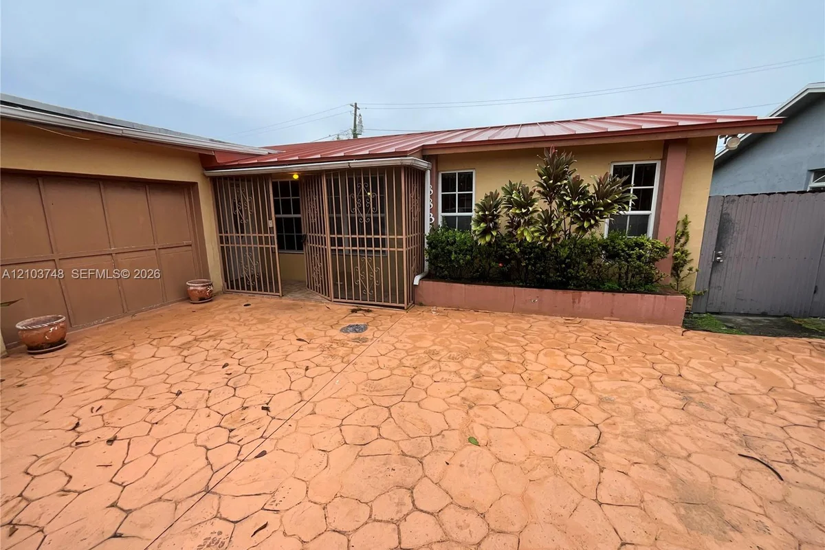 8837 N Crescent Dr, Miramar: photo 1 of 20