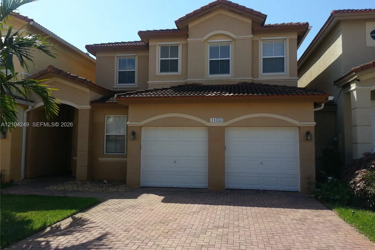 Townhouse in Doral: photo 1 of 1