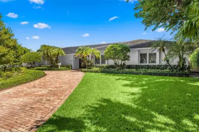 420 Rovino Ave, Coral Gables: photo 1 of 85