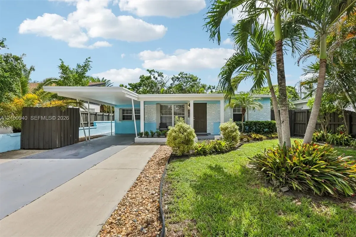 5364 NE 2nd Ave, Oakland Park: photo 1 of 37