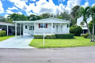1316 W Bougainvillea Dr, Deerfield Beach: photo 1 of 17