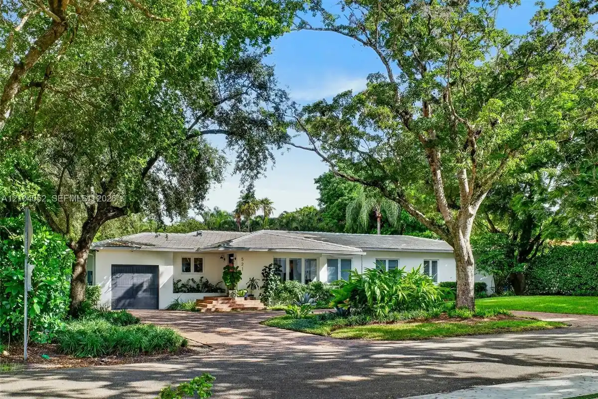 521 San Juan Dr, Coral Gables: photo 1 of 48