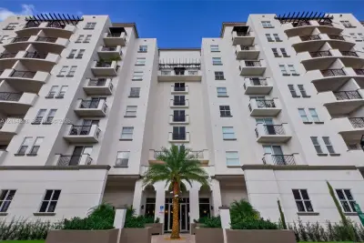 9021 SW 94th St #307, Miami: photo 1 of 29