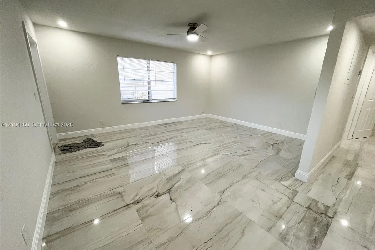 8011 NW 44th Ct #1, Coral Springs: photo 1 of 10