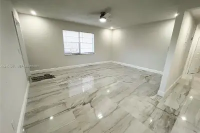 8011 NW 44th Ct #1, Coral Springs: photo 1 of 10