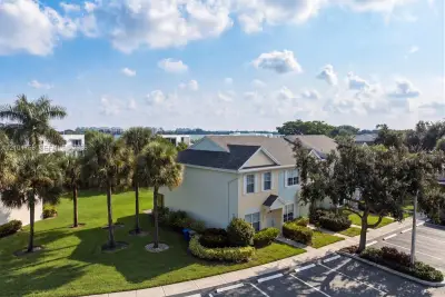16731 Hemingway Dr, Weston: photo 1 of 25