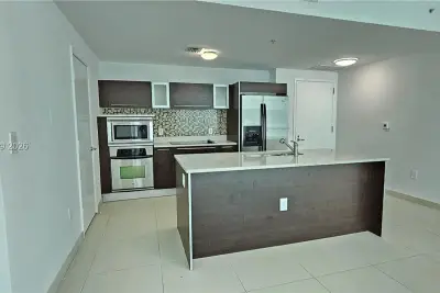 1900 N Bayshore Dr #3317, Miami: photo 1 of 24