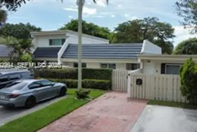 8232 SW 81st Ter, Miami: photo 1 of 38