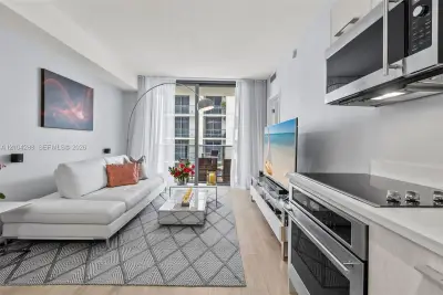 55 SW 9th St #2309, Miami: photo 1 of 72
