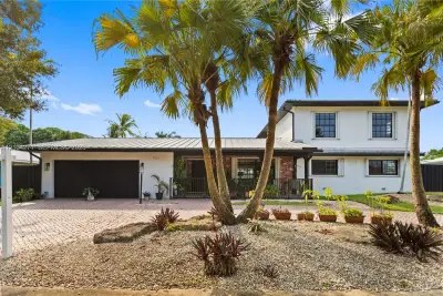 1121 SW 75th Ave, Plantation: photo 1 of 101